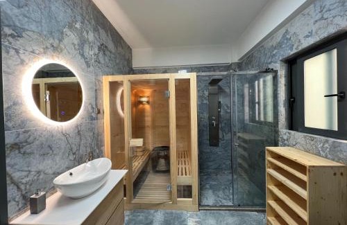 Monemvasia Apartment | Seafront Luxury Suite with Jacuzzi & Sauna