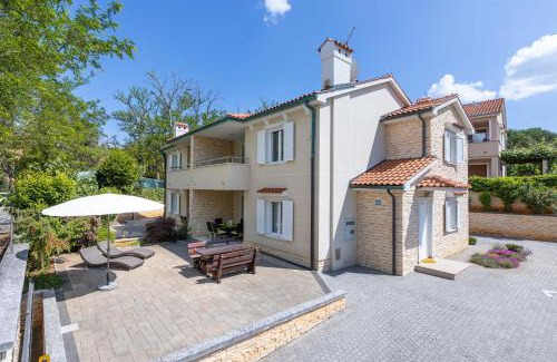 Soline Apartment | Seafront Maris by EL-PI TOURS