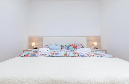 Soline Apartment | Seafront Maris by EL-PI TOURS