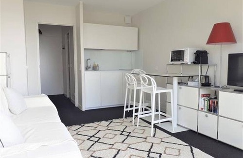 La Baule-Escoublac Apartment | Seafront studio with balcony and parking in La Baule