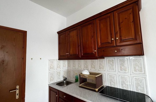 Avlakia Apartment | Seafront studio with terrace