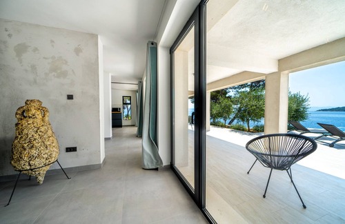 Sumartin Villa | Seafront Villa Serenita