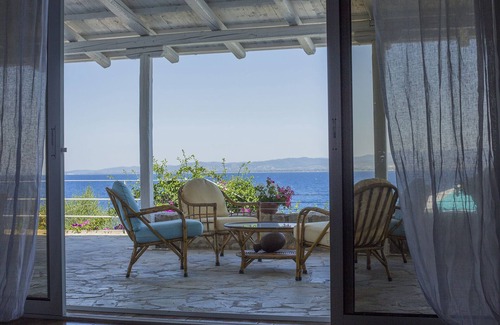 Imathia Region House | Seafront Villa with Stunning views