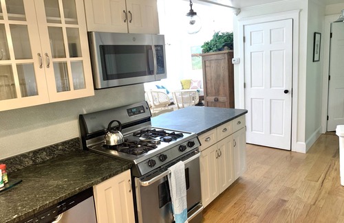 Katama House | 'Seaglass Cottage' in Katama, near Edgartown and South Beach