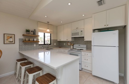 Marineland Acres Cottage | "Seagrape Cottage" Steps to the Beach