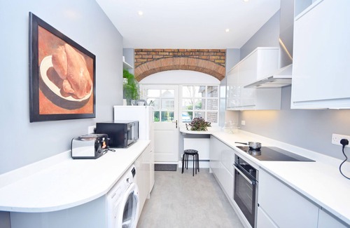 Aldwick Apartment | Seagull Cottage - A lovely 2 bedroom cottage that sleeps 4