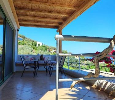 Agii Apostoli House | Seagulls - Within walking distance from sea!