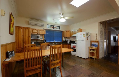 Shellharbour House | Seahaven Beach House - This brilliant beach house sleeps up to 8 adults and 2 children.