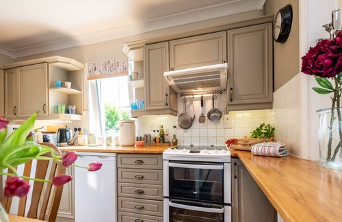 Lauragh House | SEAHAVEN, family friendly, with a garden in Kenmare, County Kerry