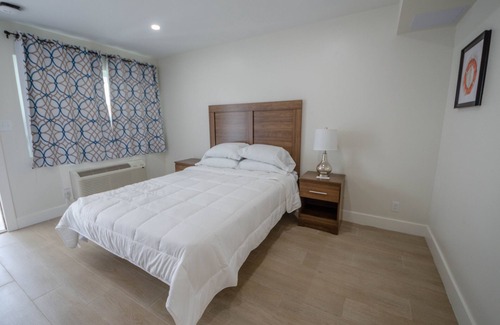 North Wildwood Hotel | Seaport Inn