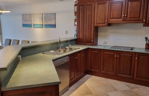 Encounter Bay House | Seas the Day - Lakefront getaway by the beach