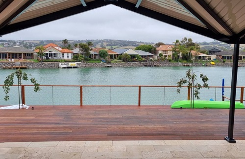 Encounter Bay House | Seas the Day - Lakefront getaway by the beach