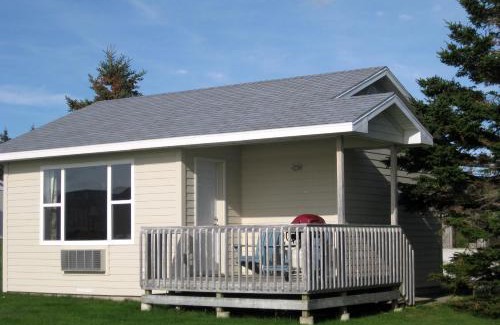 Ingonish Resort | Seascape Coastal Retreat - 2 ADULTS ONLY - HOT TUB AND WITHOUT HOT TUB OCEANFRONT PROPERTY