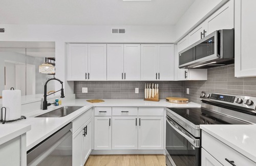 Heron Harbour Isle Condo | Seascape Escape: Newly Renovated 2BR/2BA, Multiple Pools & Quick Walk to Beach!