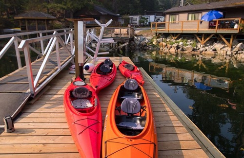 Garden Bay Cabin | Seascape Haven: Oceanfront Serenity with Hot Tub and Stunning Views in Garden Bay