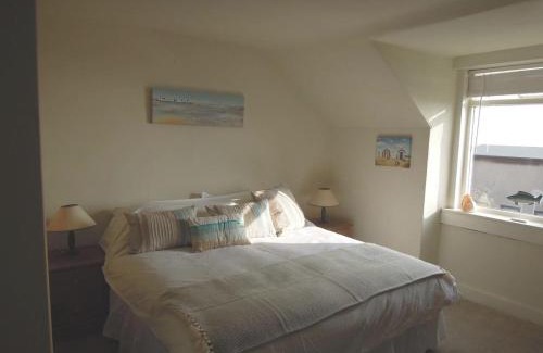 Leven Bed & Breakfast | Seascape Largo