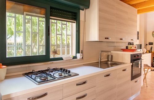 Acate Apartment | Seaside Apartment with Pool and Wi-Fi – Pets Allowed