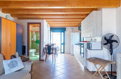 Acate Apartment | Seaside Apartment with Pool and Wi-Fi – Pets Allowed