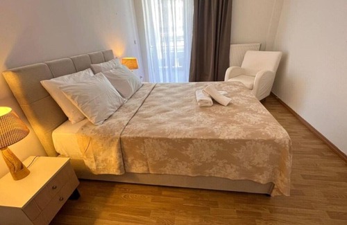 Voula Apartment | Seaside Athenian Riviera getaway house