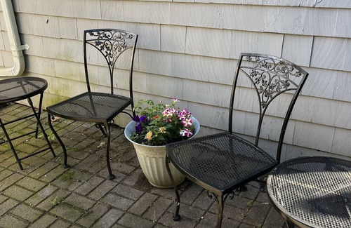 Swampscott Apartment | Seaside community walk to beaches and restaurants.