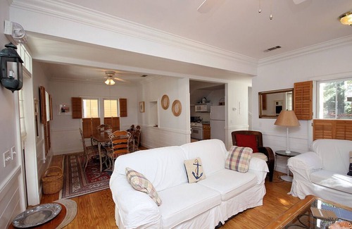 Seaside House | Seaside "Coquina" |2 BR | Sleeps 6 | Steps from 2 pools | Bikes