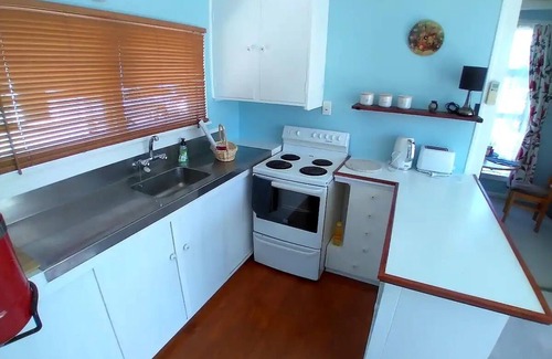 Wakanui Cottage | Seaside Cottage - 15 mins to Ashburton.