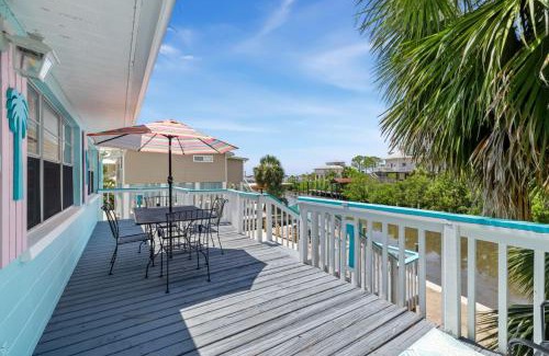 Cedar Key House | Seaside Cottage- coastal retreat