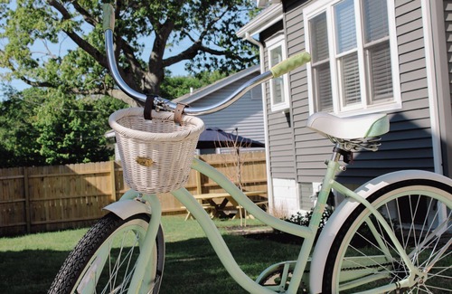 Somers Point Cottage | Seaside Cottage - Sleeps 6 - Minutes from beach