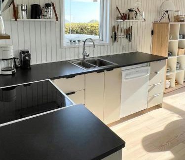 Flovt Strand House | Seaside Cottage With Ocean View At Flovt Beach