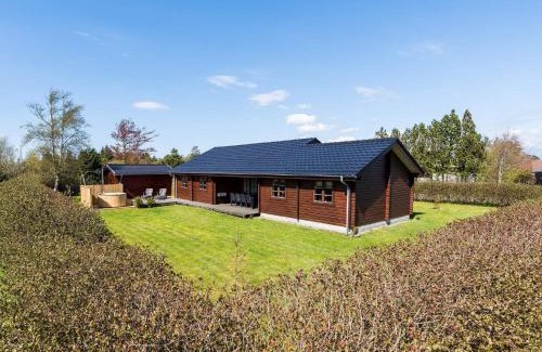 Skaven Strand House | Seaside Cozy Cottage-By Traum
