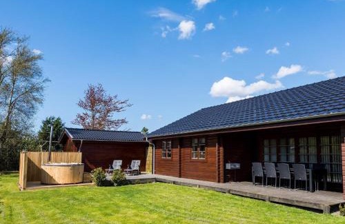 Skaven Strand House | Seaside Cozy Cottage-By Traum