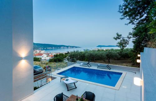 Komiza Apartment | Seaside Elegance Suites