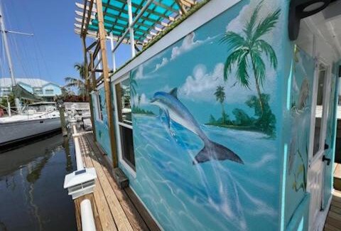 Merritt Island Boat Rental | Seaside Escape A Cozy Houseboat