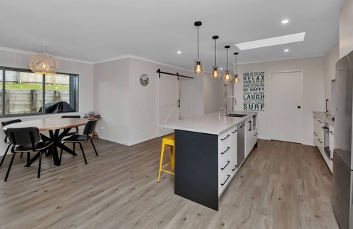Ruakaka House | Seaside Escape - Ruakaka Holiday Home