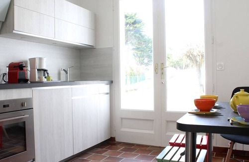 Domino House | Seaside 4-Room House, 6 Sleeps, 100m from Beach, Parking, Terrace - Saint-Georges-d'Oléron