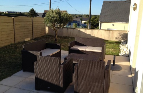 Saint-Jean-de-la-Riviere Villa | Seaside house 8 people, garden, 2 volcanoes and 4 bikes (2 with baby carrier) Internet