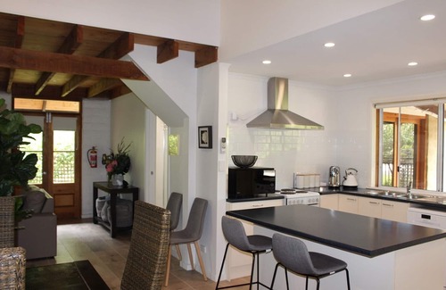 Brownlow Ki House | Seaside Garden Cottages: The Cottage & The Studio up to 5 Bedrooms, 3 Bathrooms