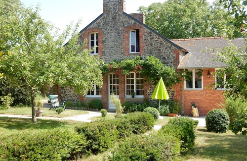 Binic House | Seaside house in large enclosed garden in Binic