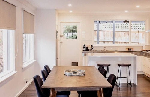 Taroona House | Seaside home with nearby beach access
