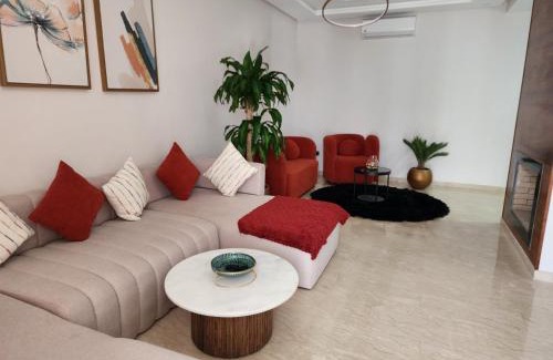Tamariss Apartment | Seaside, Infinity Pools, Gym, Games, Wifi