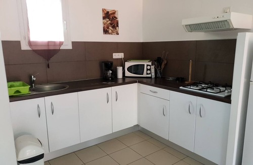 Poggio-Mezzana Villa | Seaside residence, fully-equipped air-conditioned villas with private beach access