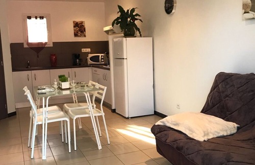 Poggio-Mezzana Villa | Seaside residence, fully-equipped air-conditioned villas with private beach access