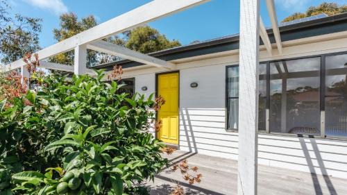 Flinders House | Seaside Serenity