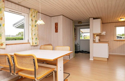 Nordost House | Seaside Serenity in Lyngsa-By Traum