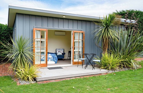 Dunedin Apartment | Seaside Studio