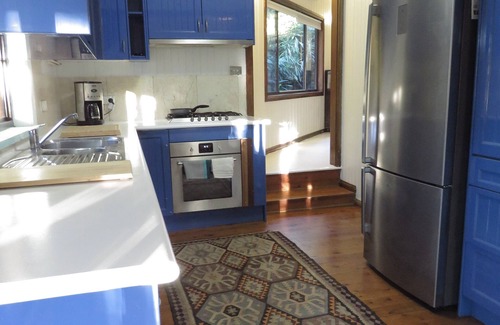 Sydney House | Seaside Tropical SanctuarynLovely coastal home with glorious, tropical garden.n