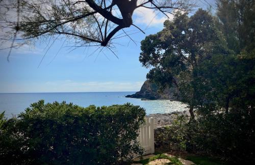 Bonifati House | Seaside Villa with private garden