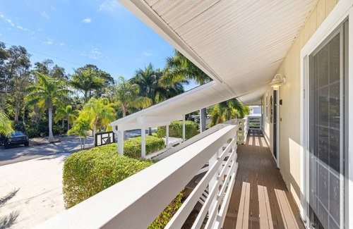 Manatee Bay Villa | Seaside Villa Destin - Single home with privat pool in the heart of Pine island