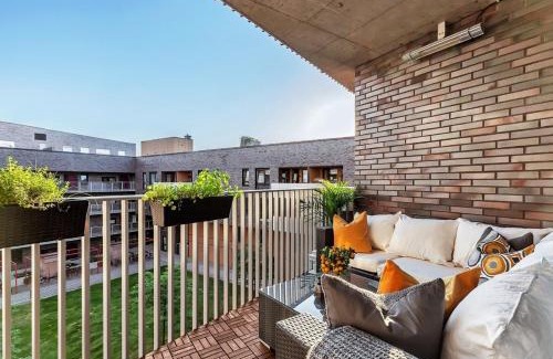 Gamle Oslo Apartment | Seaside with sea view - 2 sunny balconies - 6 pax