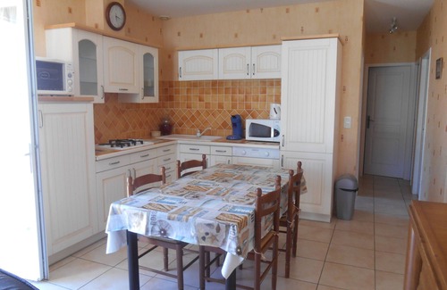 Ares House | Seasonal rental in the Arcachon Basin, 50 m from the cycle path.